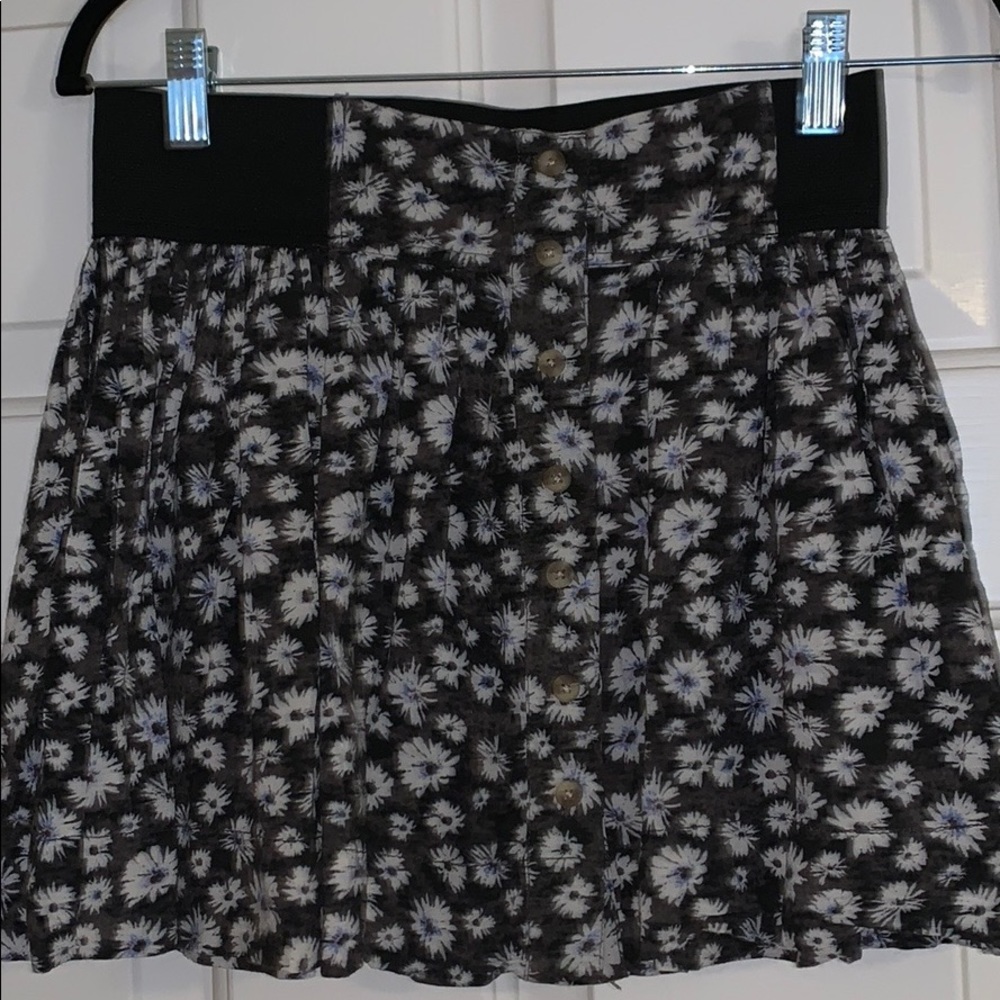 Soft floral skirt— army green/grey